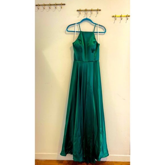 Satin Corset Green Gown with POCKETS! - Picture 3 of 5